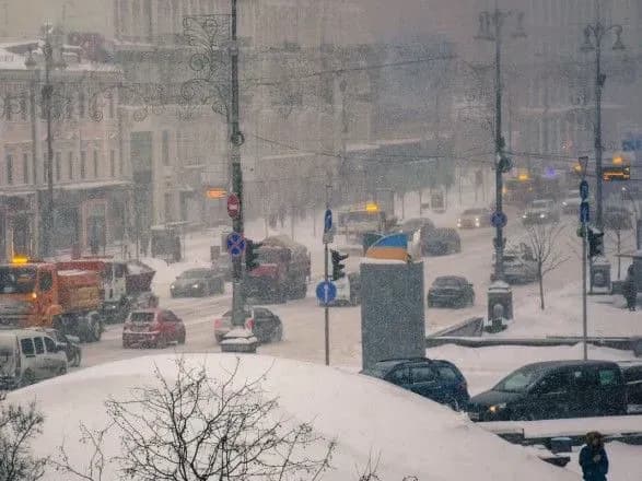 Соцсети назвали виновных в снежных пробках и это не коммунальщики