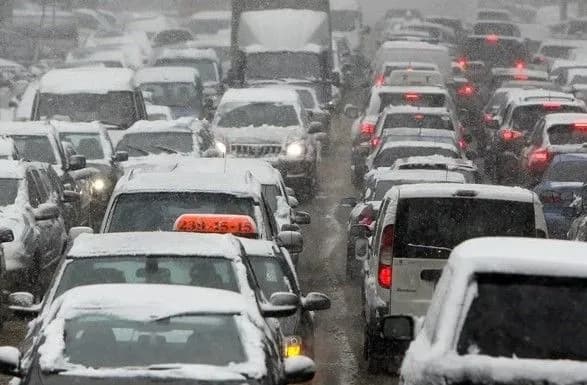 Рівень ранкових заторів у столиці оцінюється у 7 балів