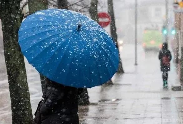 В Україні очікуються дощі з мокрим снігом і до 8 градусів морозу