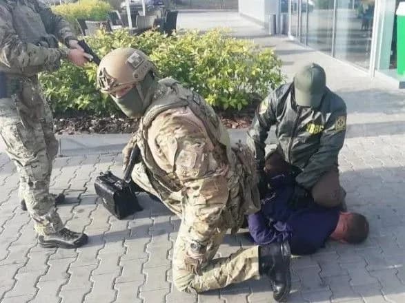 Юрист хотів за 5 тис. дол. домовитися про контрабанду до Угорщини