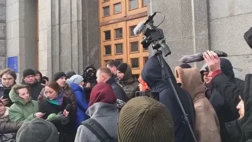 У Харкові без тепла понад 60 будинків, люди вийшли на мітинг