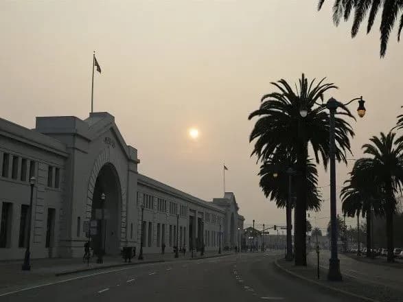 NBC: на півночі Каліфорнії через дим пожеж скасували заняття в школах і вузах