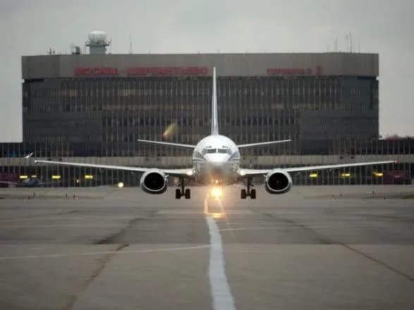 В аеропорту Москви літак роздавив людину