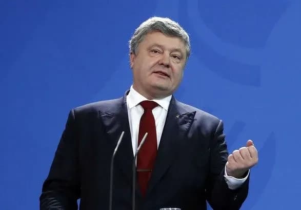 Порошенко запевнив, що у Бюджеті-2019 будуть гроші на аеропорт "Придніпров'я"