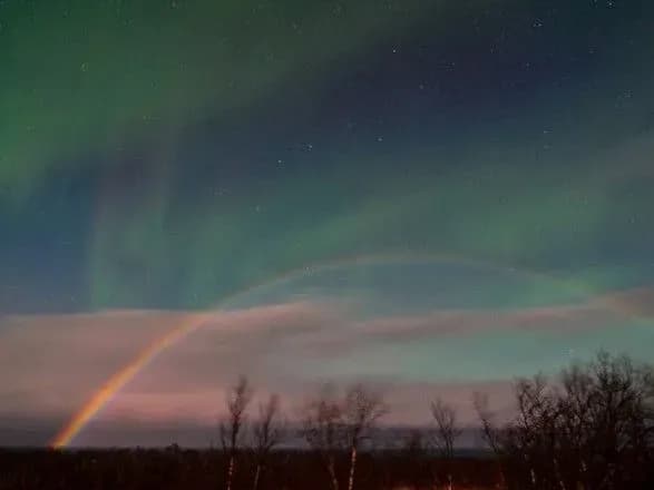 Два рідкісних природних явища зафіксували на одному фото