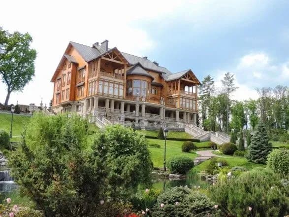 Для маєтку Януковича шукають господарника