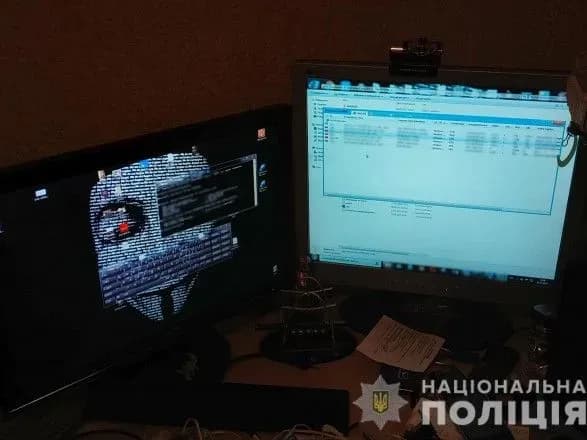 Хакер заразив вірусом тисячі комп'ютерів в 50 країнах