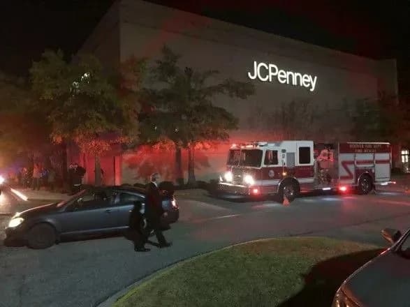 "Чорна п'ятниця": в торговому центрі у США сталася стрілянина