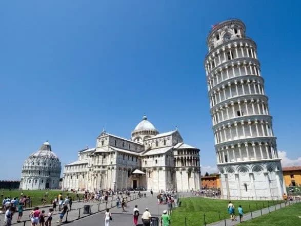 За останні роки Пізанська вежа почала "вирівнюватися"
