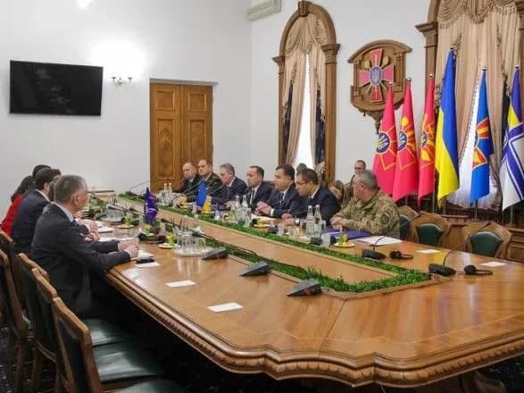 Захоплені українські судна перебувають у Керчі - Полторак