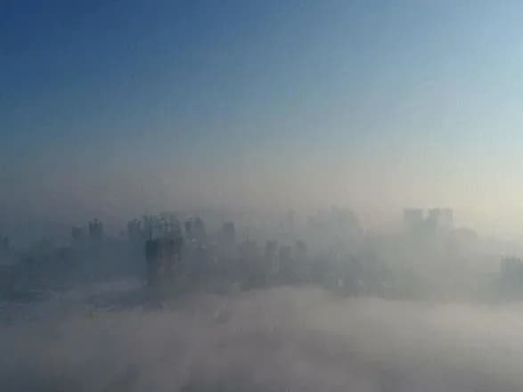 У Києві та області сьогодні вранці туман і мокрий сніг