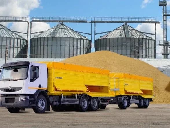 Експерт розповів, хто міг пролобіювати дотації на придбання зерновозів