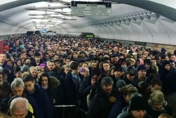 У столичній підземці порадили, як уникнути давки у метро