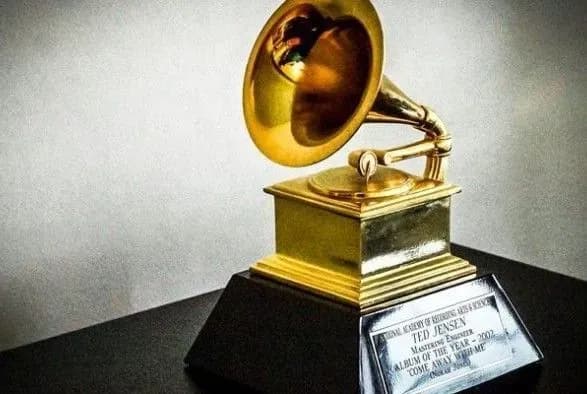 Володарка Греммі одягнула сукню від українського дизайнера