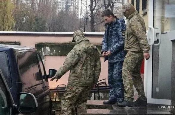 Полторак підписав наказ про виділення родинам арештованих моряків по 50 тис. грн