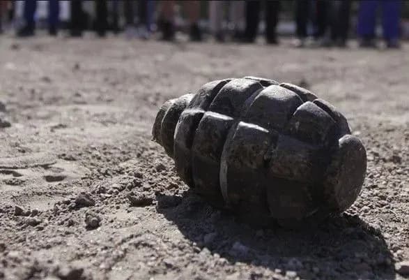 Чоловік на Хмельниччині підірвав гранатою знайомих