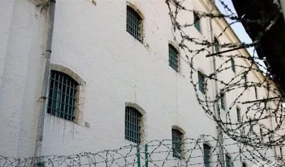 Тюремнику, який допоміг екс-бійцям "Торнадо" влаштувати бунт у СІЗО, дали умовний термін