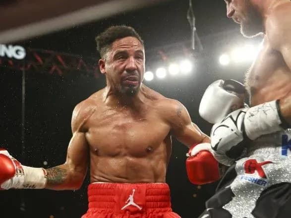 Непереможний екс-чемпіон світу може повернутися заради бою з Усиком