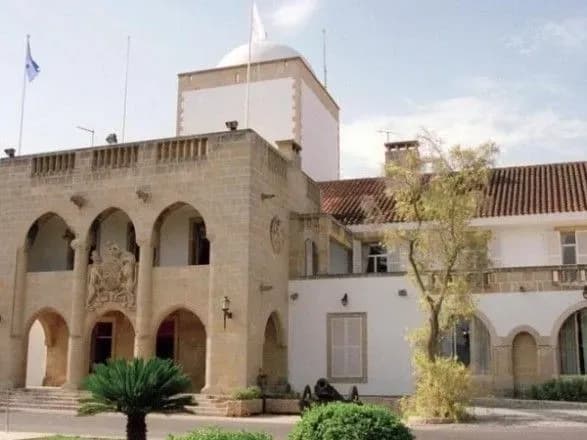 Влада Кіпру заявила у відповідь РФ, що не планує мілітаризацію острова