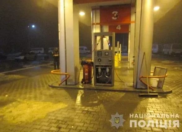 На АЗС під Києвом стався вибух