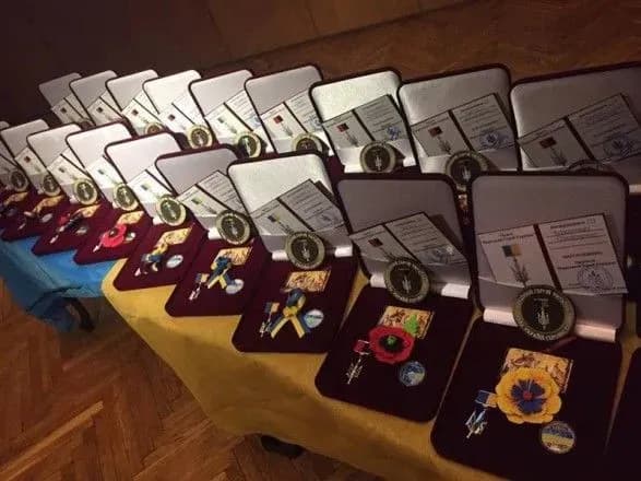 ІНП не буде ініціювати надання звання Героя України Сенцову та затриманим морякам