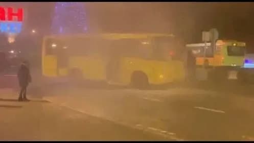 У Львові на ходу загорілась маршрутка з людьми