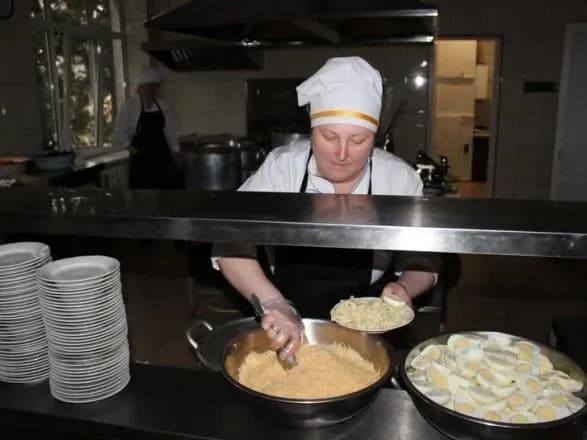 У столичних школах запрацює нова модель харчування