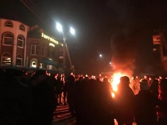 Суд змінив ухвалу, через яку закарпатці обурилися і перекрили трасу