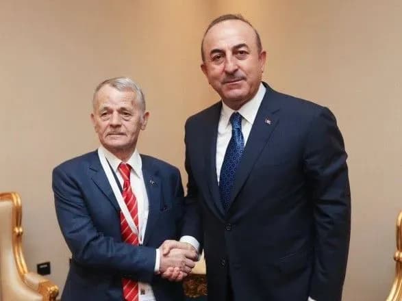 Джемілєв розповів голові МЗС Туреччини про останні акти агресії РФ