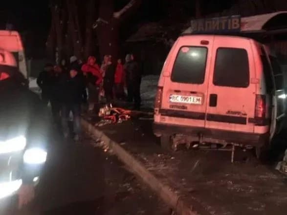 На Львівщини сталася масштабна ДТП: є жертви та травмовані