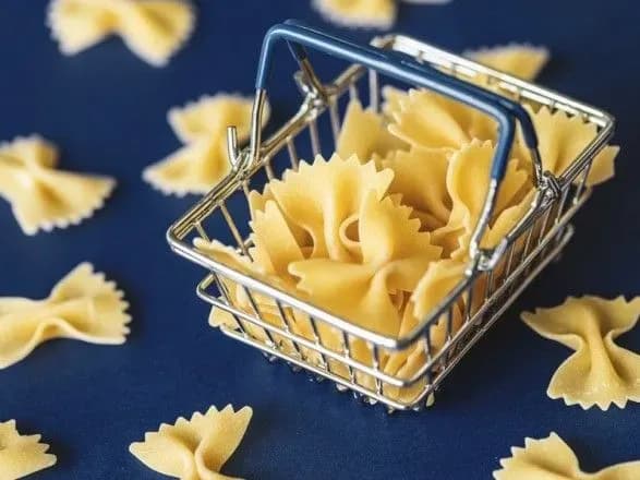 Українці перейшли на макарони та крупи