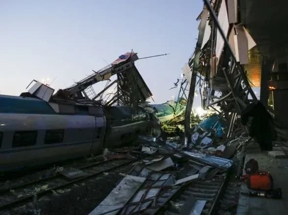 Дев’ять людей було затримано через аварію поїзда в Туреччині