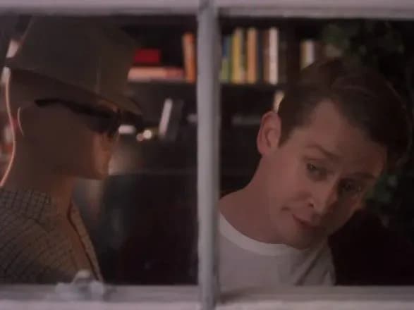 Маколей Калкін знову з'явився у "Сам удома"