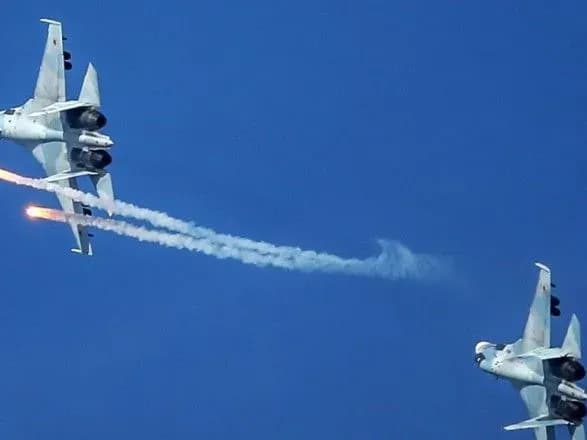 У Росії готуються перекинути понад 10 винищувачів в Крим