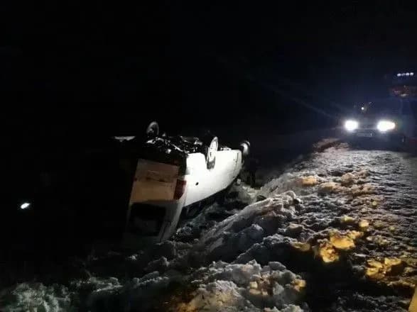 На Волині маршрутка вилетіла в кювет, є постраждалі