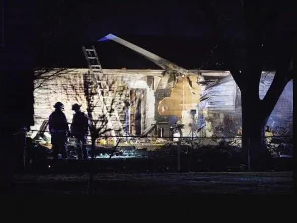 У США одна людина загинула при падінні літака на будинки