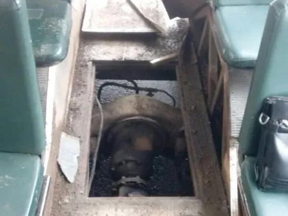 У тролейбусі вибухнуло колесо, троє людей постраждали