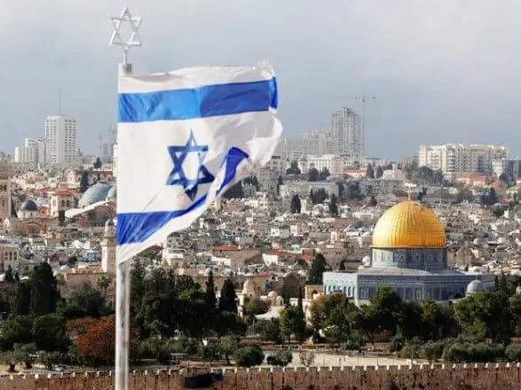 Боевой вертолет Израиля нанес удар по посту ХАМАС в Газе в ответ на запуск ракеты