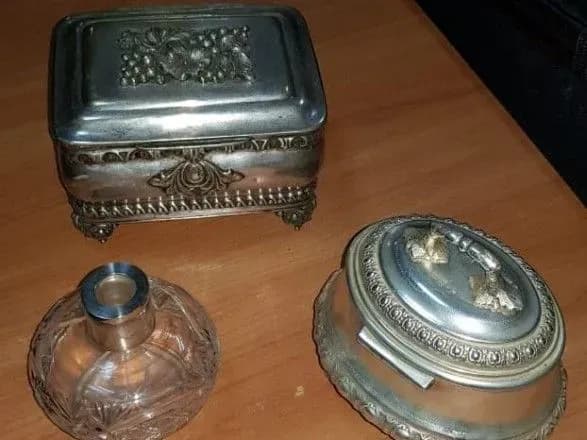 Поляк намагався вивезти з України старовинні речі