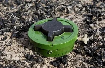 На Львівщині чоловік намагався переслати поштою протипіхотну міну