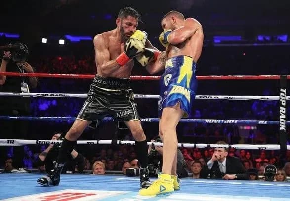 Нокаут Ломаченко попал в число лучших в мире по итогам года