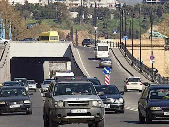 У Грузії відсьогодні повернули обов'язковий техогляд для всіх авто