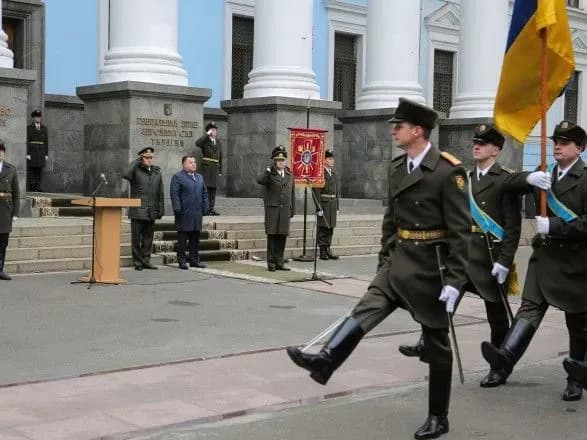 Порошенко змінив вимоги до звань офіцерів на деяких посадах Міноборони