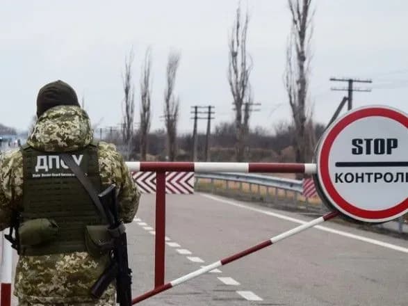 У чергах на пунктах пропуску в зоні ООС померли двоє людей