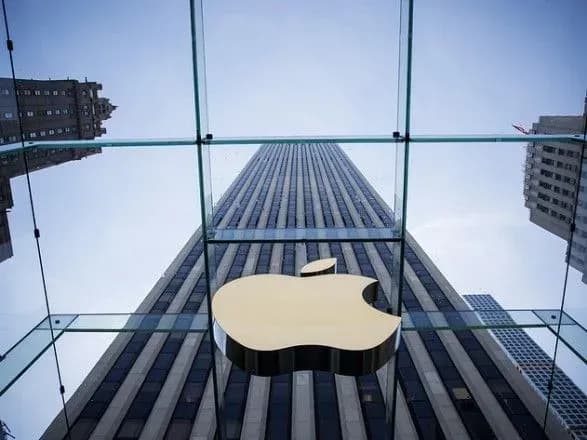 Президент США повідомив, що пропонував Apple перенести виробництво з Китаю