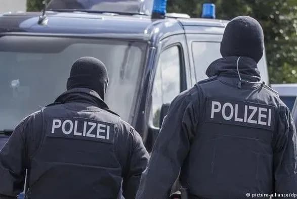 У ФРН поліція обшукала квартиру свідка у справі про масштабну крадіжку даних
