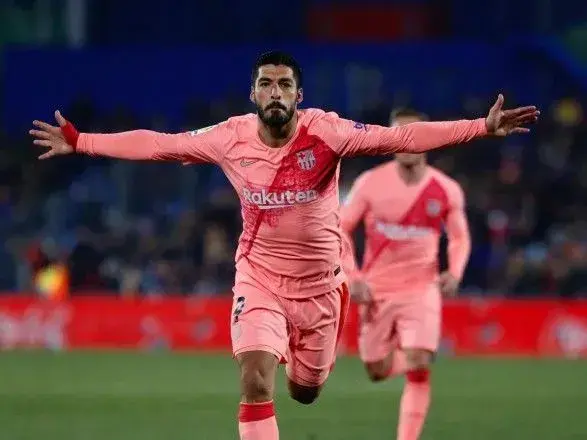 "Барселона" одержала пятую подряд выигрыш и оторвалась от соперников в Примере