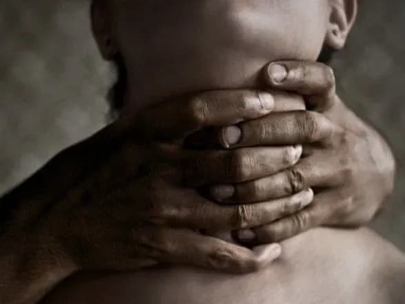 Колядники нашли тело задушенной женщины