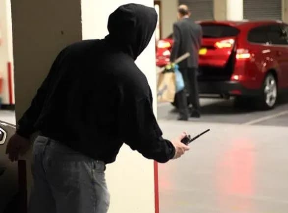 Поліція дала поради для запобігання угону авто