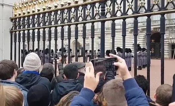 Королівський оркестр Букінгемського палацу виконав "Богемну рапсодію"